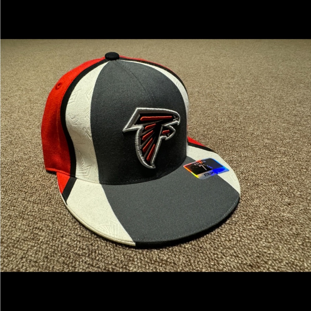 Atlanta Falcons Fitted Baseball Cap (size 7.25)